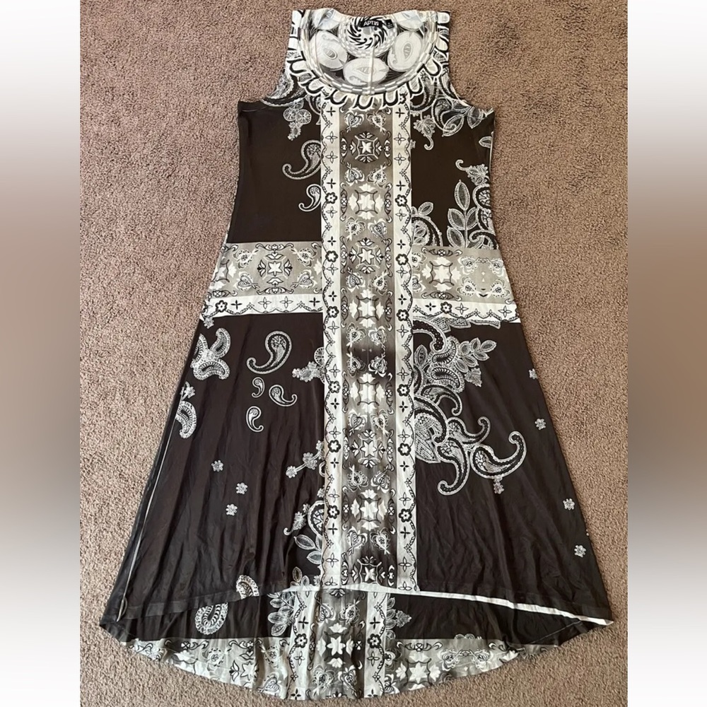 Women's APT. 9 Sleeveless Paisley Dress